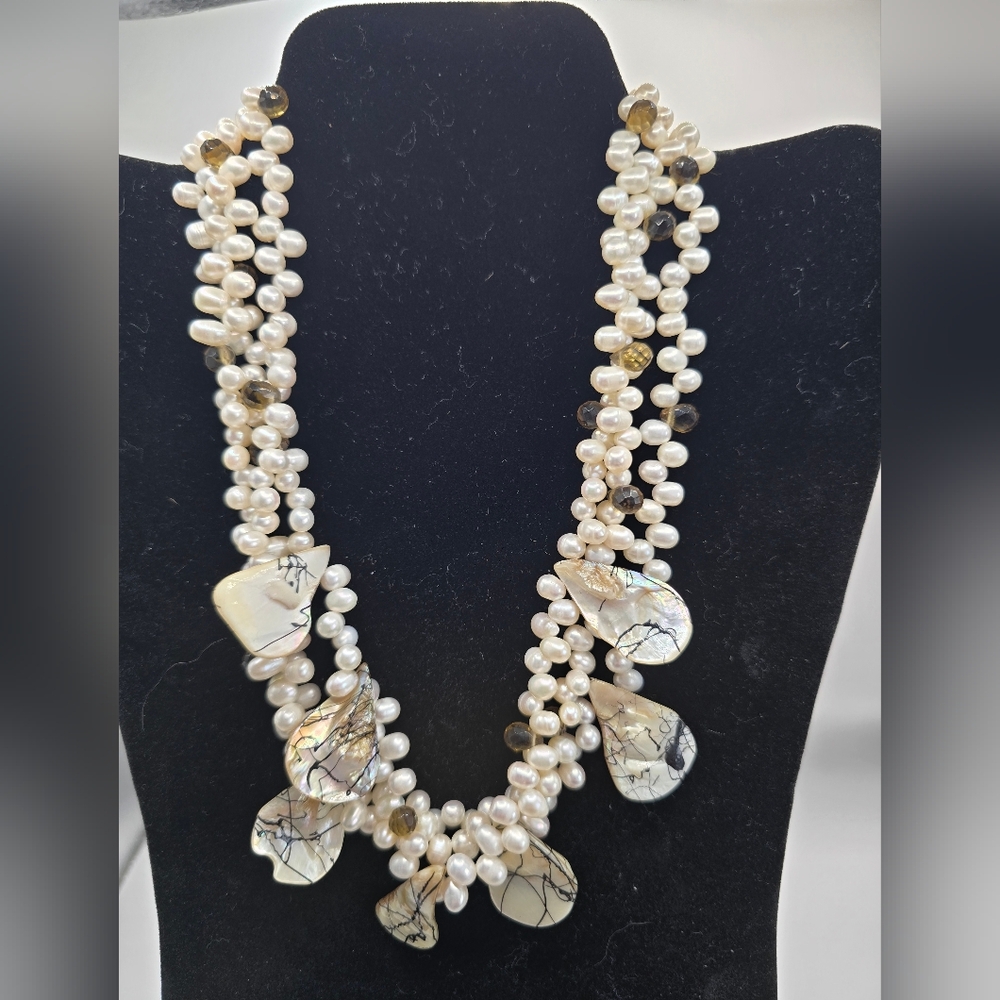 Stunning freshwater Baroque pearl necklace with shell pendants w black splatter